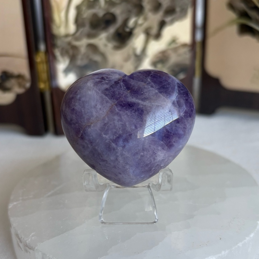 Amethyst heart carving